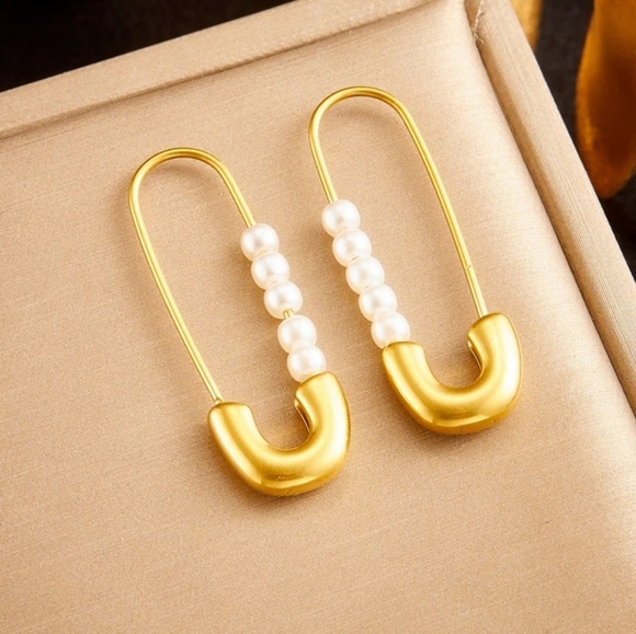 💛18k gold paper clip earrings💛 - Picture 5 of 8